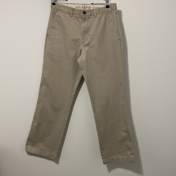 Dockers Classic Fit Chino - Picture 2 of 6